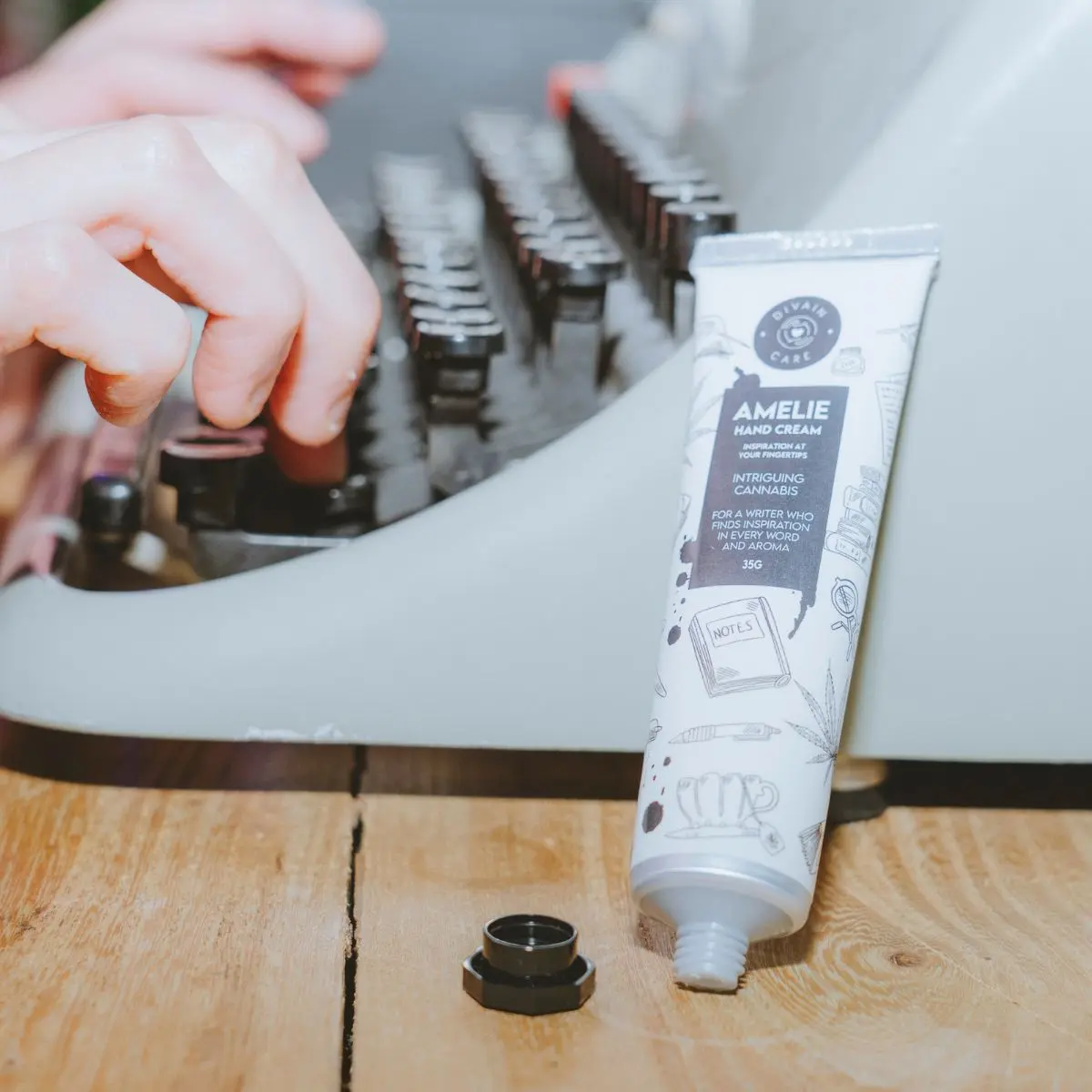 AMELIE - Intrigung Cannabis Hand cream 35g - Image 2